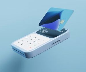 Commodities such as gold, oil, agricultural products and industrial metals offer opportunities to diversify your portfolio and hedge against inflation, but they are also high-risk assets due to price volatility, geopolitical tensions and supply-demand shocks; the key is to invest with a clear strategy, an understanding of the underlying market drivers, and only with capital that does not compromise your financial stability.